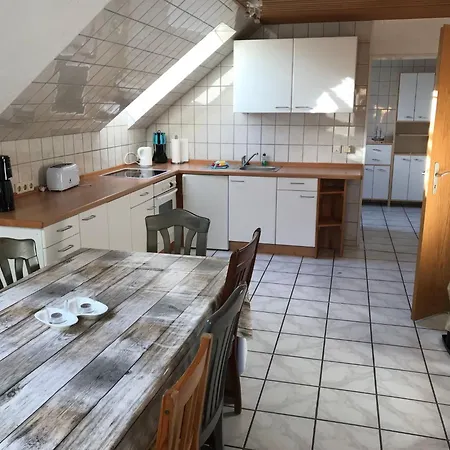 아파트 Grosse In Mit Garten Und Terrasse By Interhome Nesse